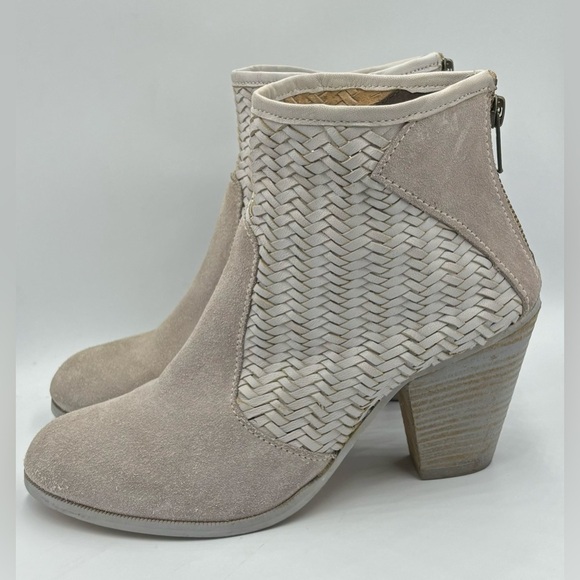 Diba True Women's Cheer Leader Ankle Booties Ice Grey Suede - Picture 3 of 5